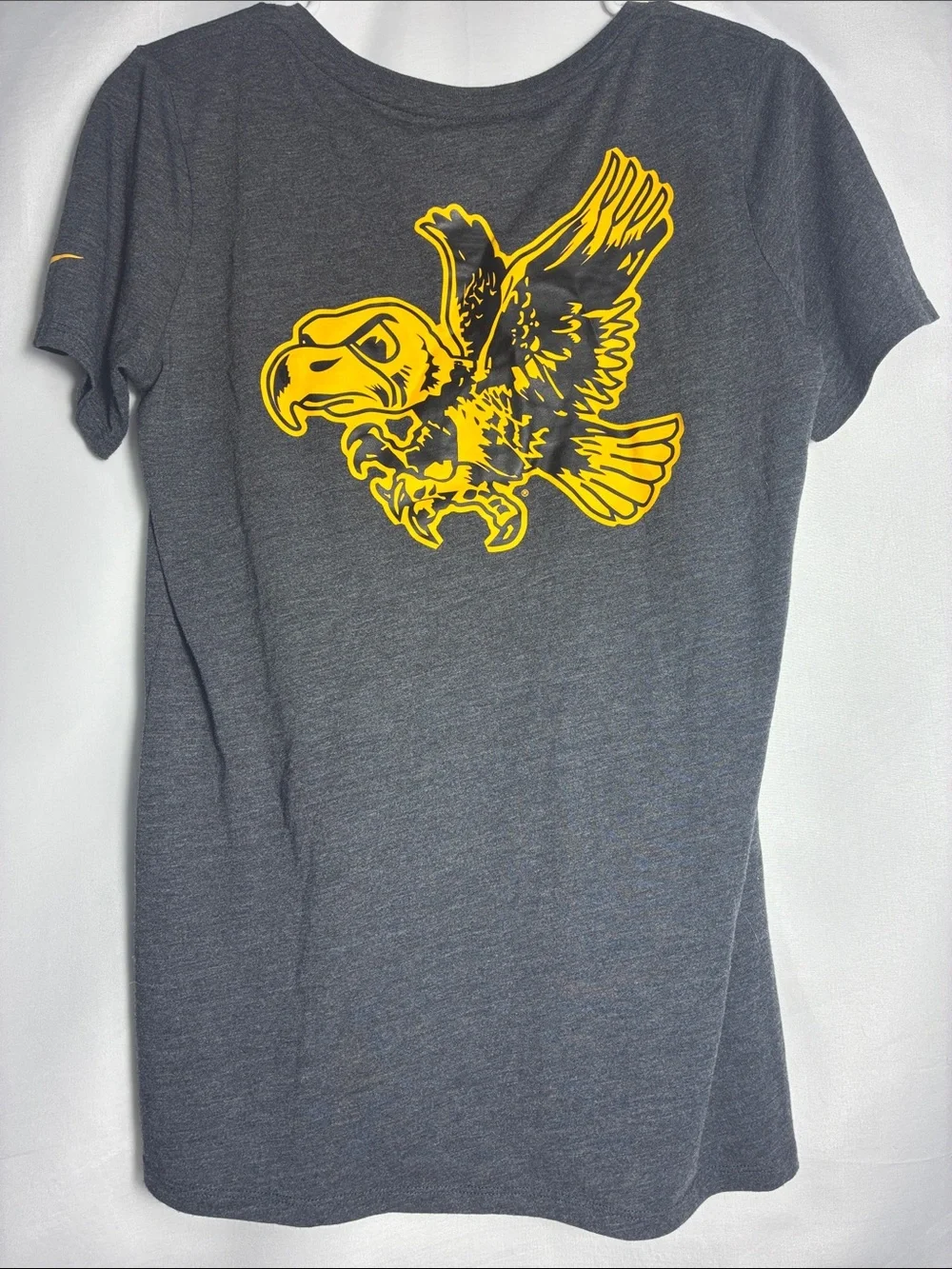 Nike Women’s Iowa Hawkeyes V-Neck T-Shirt Gray Yellow Pocket Vintage Herky M
